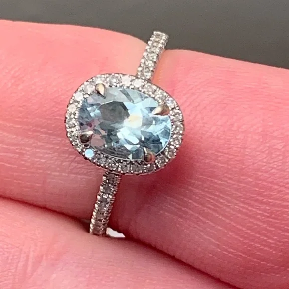Size 7 Aquamarine and diamond rings 14k white gold - Recently cleaned by jeweler - Picture 8 of 9